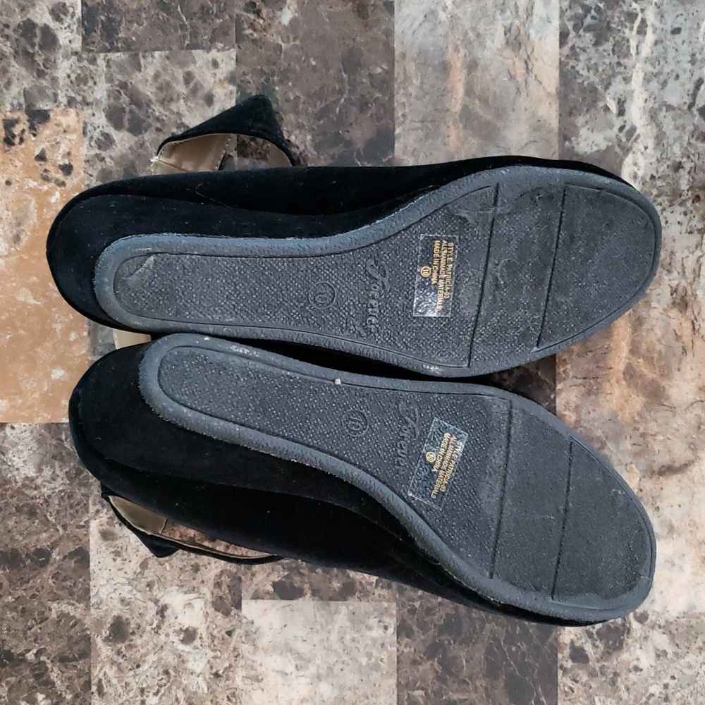 Shoes - Picture 3 of 3